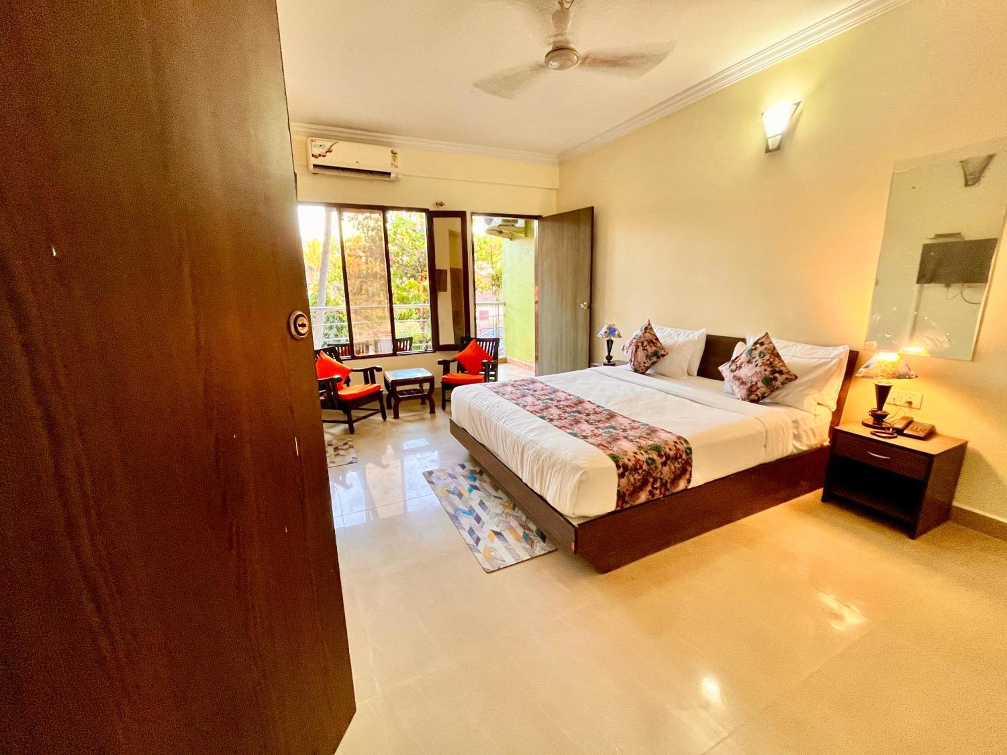 Summer Beach Resort, Goa - #Near Baga Beach #Swimming Pool #Garden #Bar #Lift #Premium Rooms #Property Of The Year #70565-84665 卡兰古特 外观 照片
