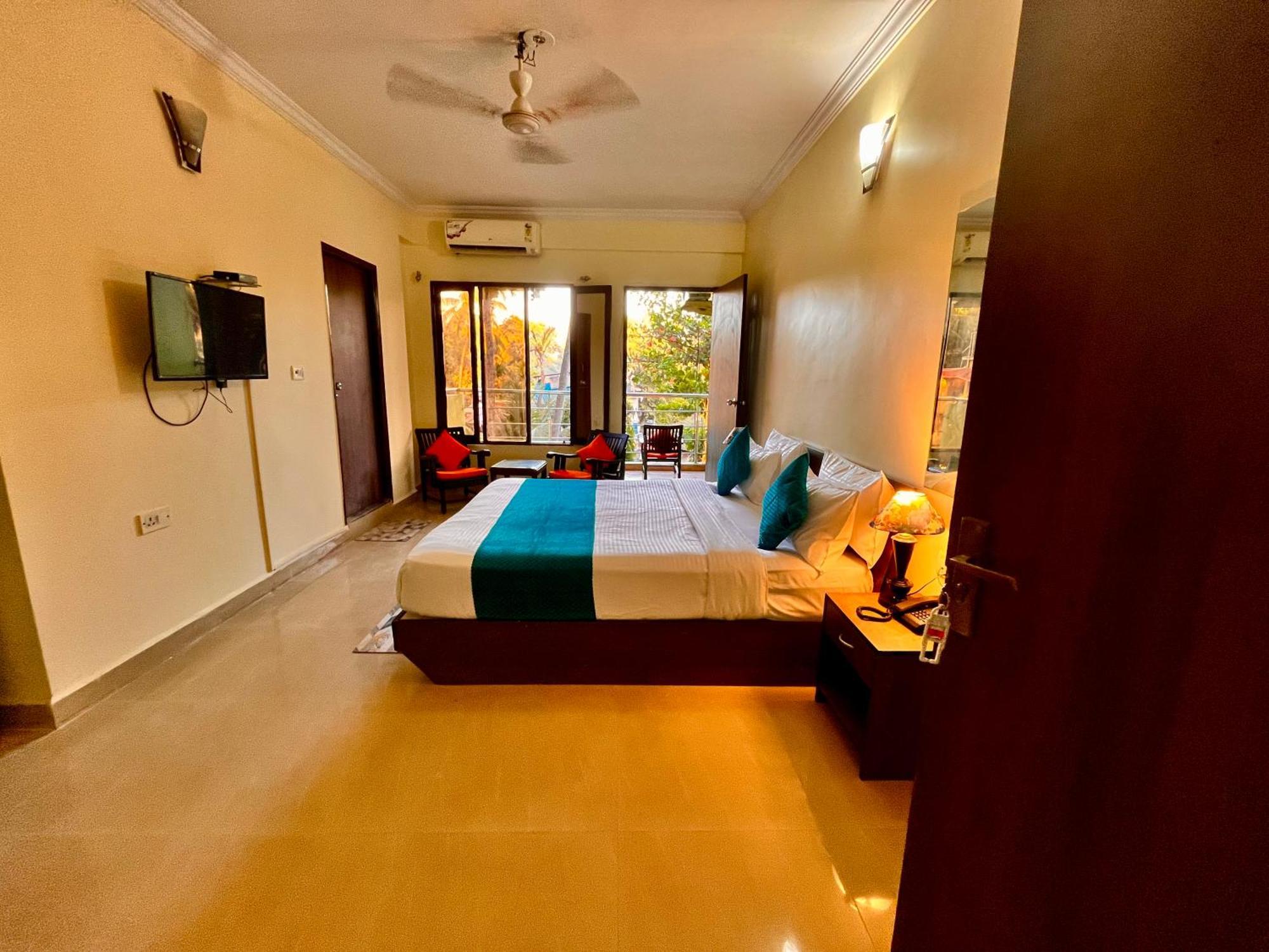 Summer Beach Resort, Goa - #Near Baga Beach #Swimming Pool #Garden #Bar #Lift #Premium Rooms #Property Of The Year #70565-84665 卡兰古特 外观 照片