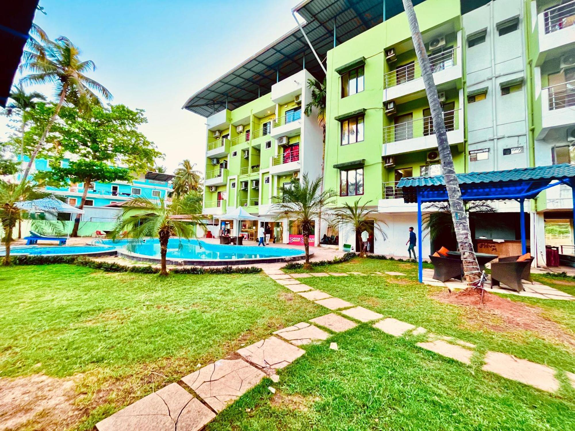 Summer Beach Resort, Goa - #Near Baga Beach #Swimming Pool #Garden #Bar #Lift #Premium Rooms #Property Of The Year #70565-84665 卡兰古特 外观 照片