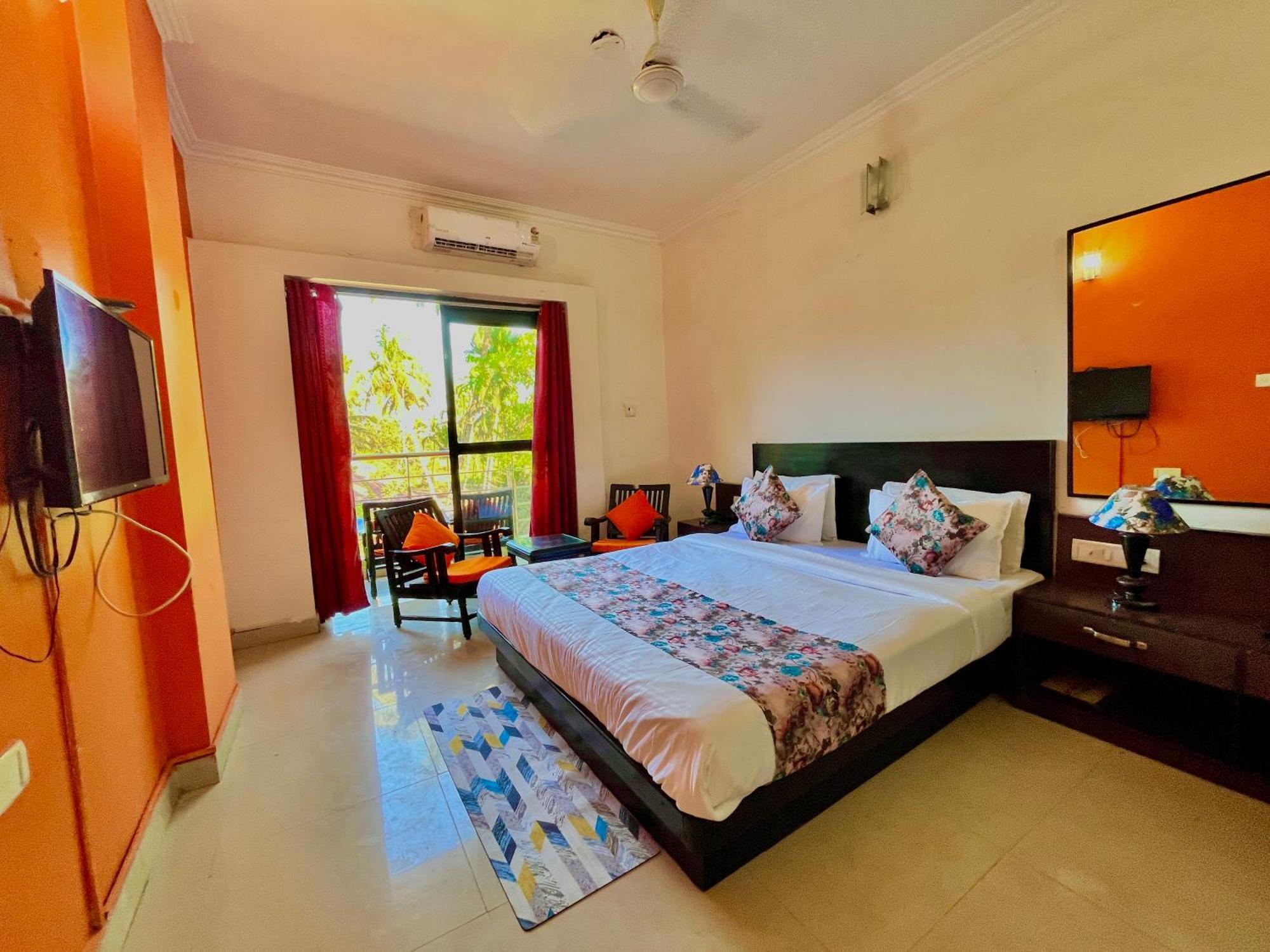 Summer Beach Resort, Goa - #Near Baga Beach #Swimming Pool #Garden #Bar #Lift #Premium Rooms #Property Of The Year #70565-84665 卡兰古特 外观 照片