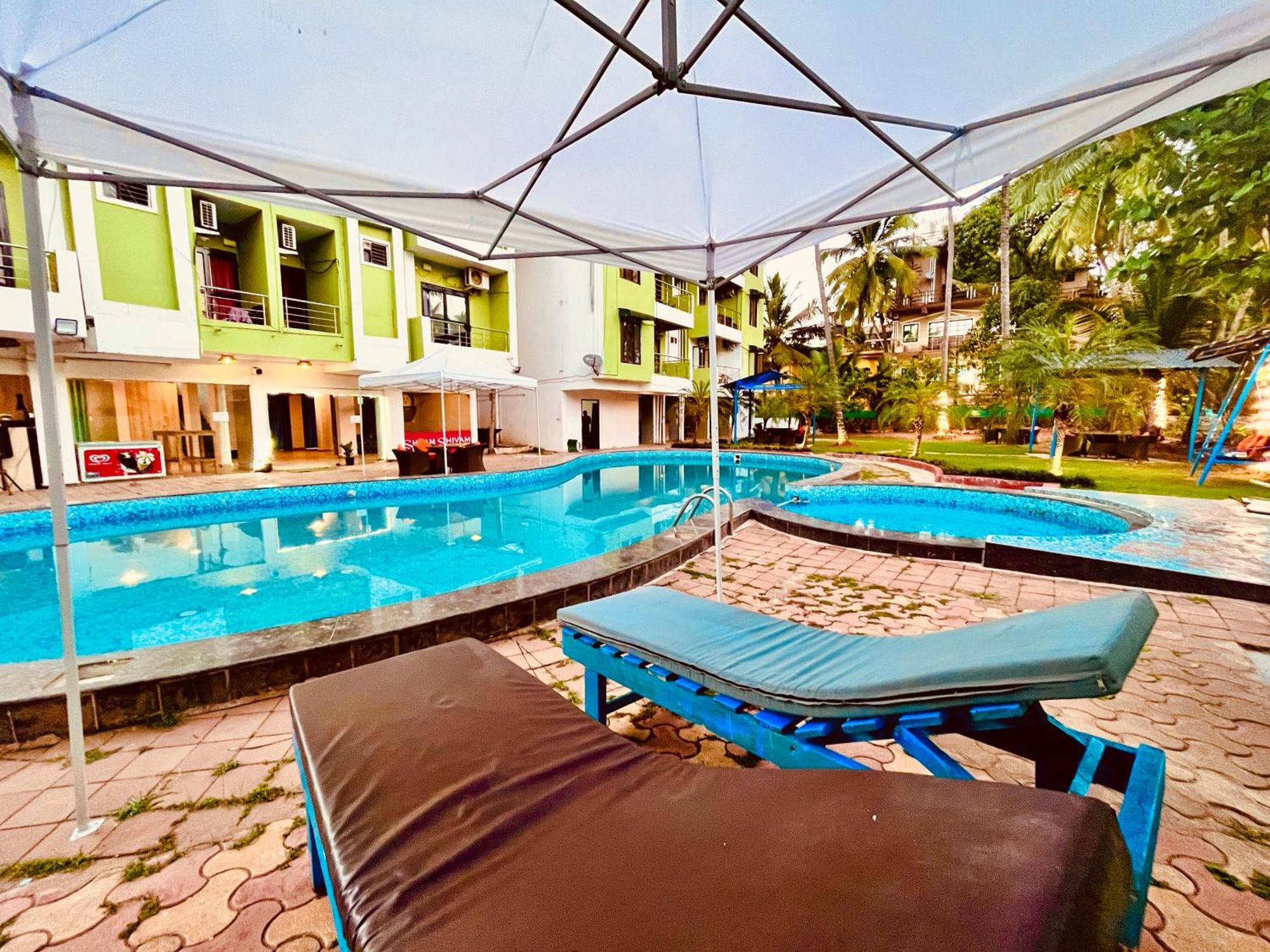 Summer Beach Resort, Goa - #Near Baga Beach #Swimming Pool #Garden #Bar #Lift #Premium Rooms #Property Of The Year #70565-84665 卡兰古特 外观 照片