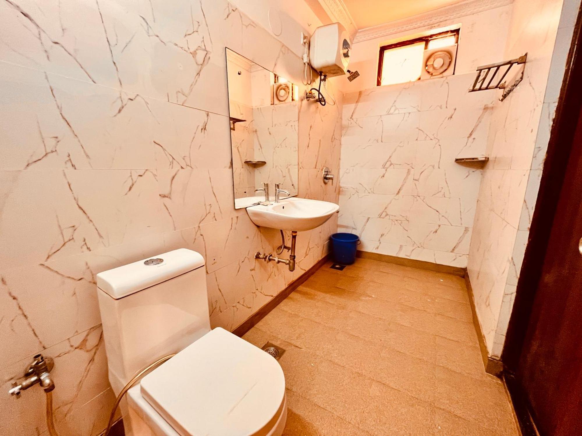 Summer Beach Resort, Goa - #Near Baga Beach #Swimming Pool #Garden #Bar #Lift #Premium Rooms #Property Of The Year #70565-84665 卡兰古特 外观 照片