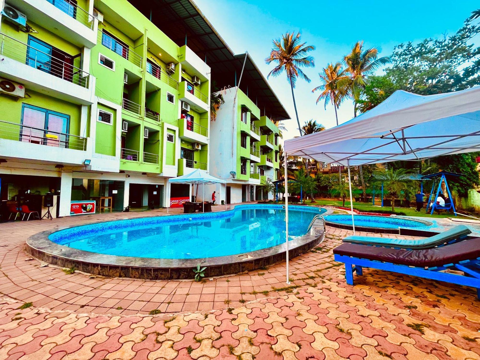 Summer Beach Resort, Goa - #Near Baga Beach #Swimming Pool #Garden #Bar #Lift #Premium Rooms #Property Of The Year #70565-84665 卡兰古特 外观 照片