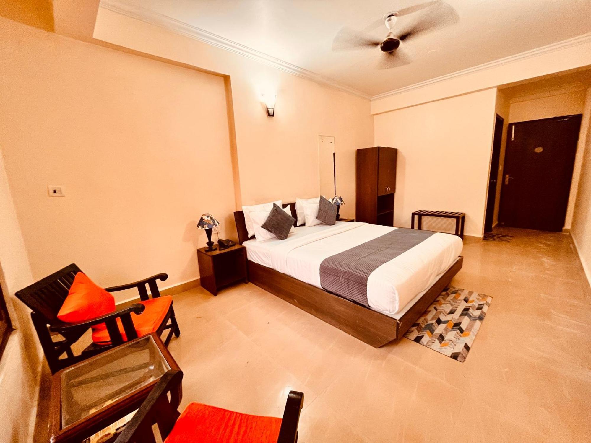 Summer Beach Resort, Goa - #Near Baga Beach #Swimming Pool #Garden #Bar #Lift #Premium Rooms #Property Of The Year #70565-84665 卡兰古特 外观 照片