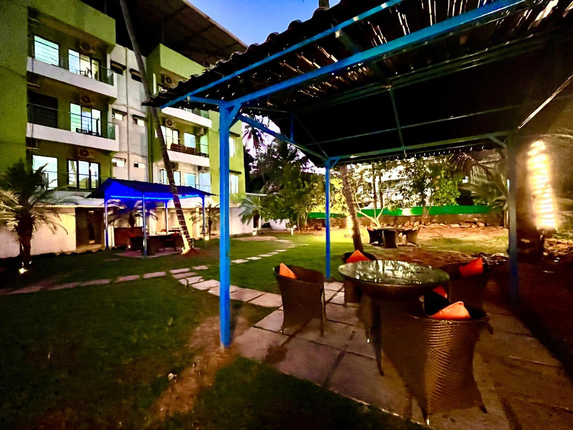 Summer Beach Resort, Goa - #Near Baga Beach #Swimming Pool #Garden #Bar #Lift #Premium Rooms #Property Of The Year #70565-84665 卡兰古特 外观 照片