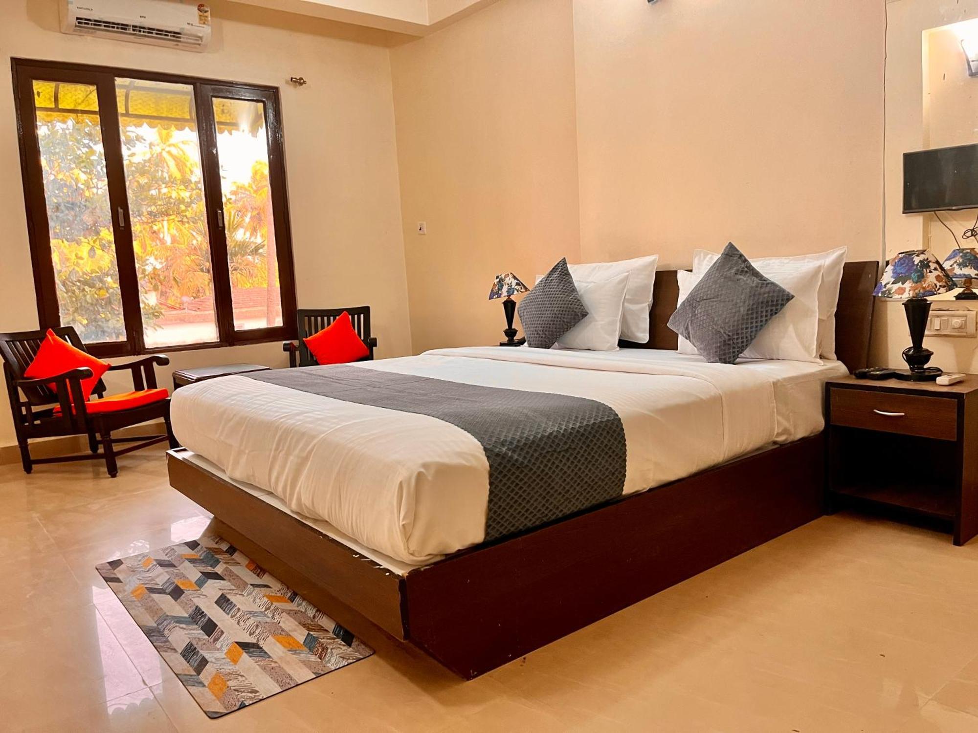 Summer Beach Resort, Goa - #Near Baga Beach #Swimming Pool #Garden #Bar #Lift #Premium Rooms #Property Of The Year #70565-84665 卡兰古特 外观 照片