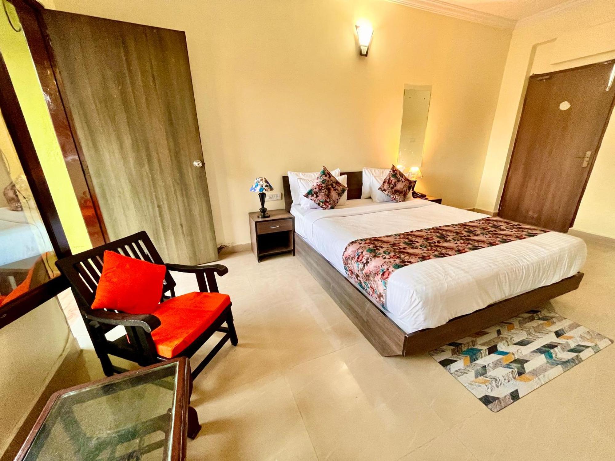Summer Beach Resort, Goa - #Near Baga Beach #Swimming Pool #Garden #Bar #Lift #Premium Rooms #Property Of The Year #70565-84665 卡兰古特 外观 照片