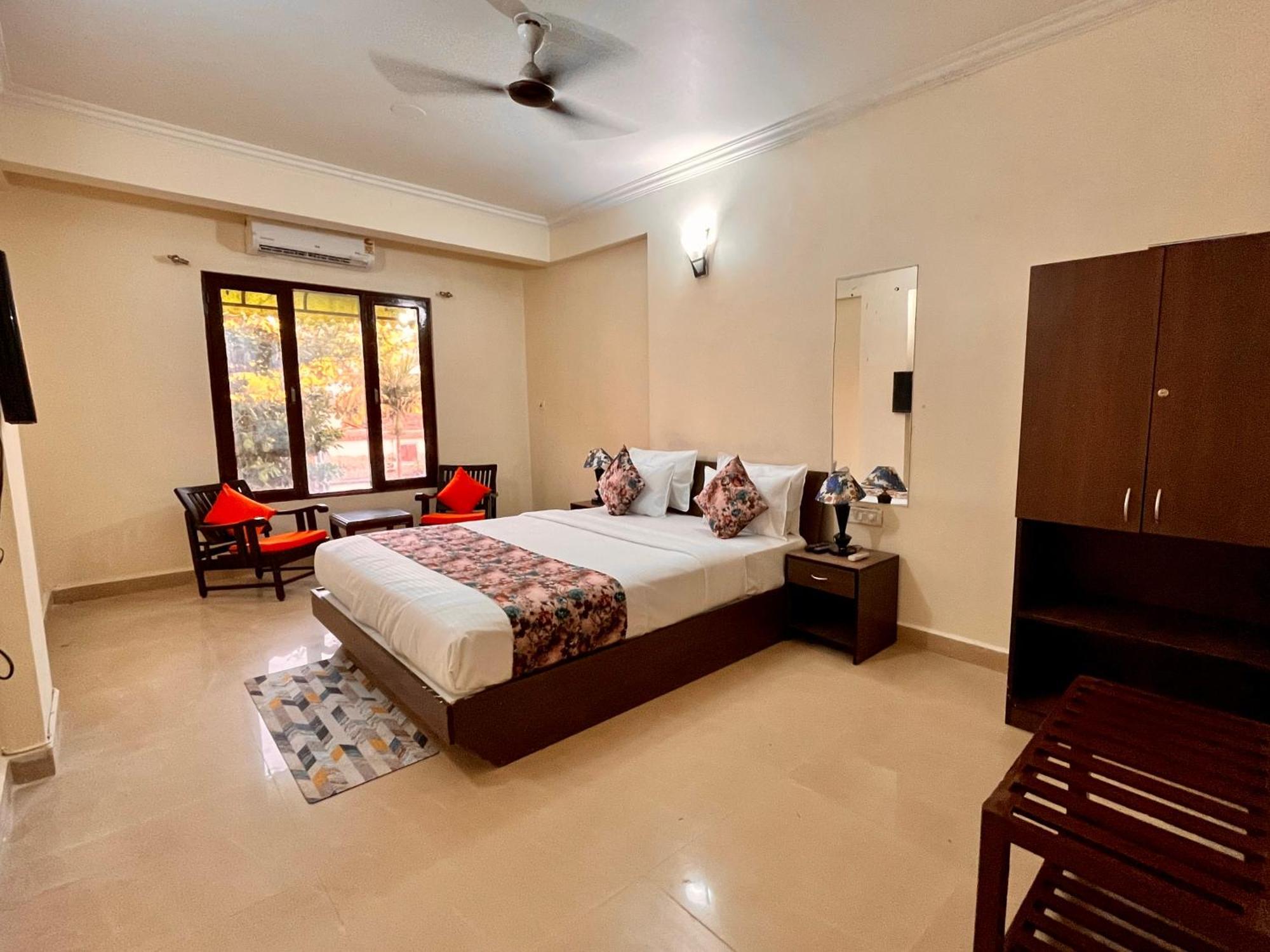 Summer Beach Resort, Goa - #Near Baga Beach #Swimming Pool #Garden #Bar #Lift #Premium Rooms #Property Of The Year #70565-84665 卡兰古特 外观 照片