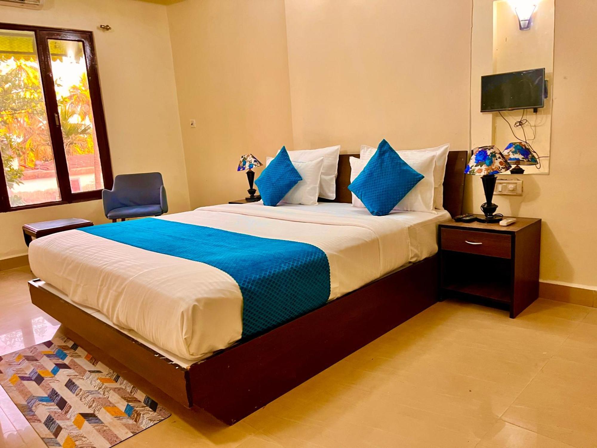 Summer Beach Resort, Goa - #Near Baga Beach #Swimming Pool #Garden #Bar #Lift #Premium Rooms #Property Of The Year #70565-84665 卡兰古特 外观 照片